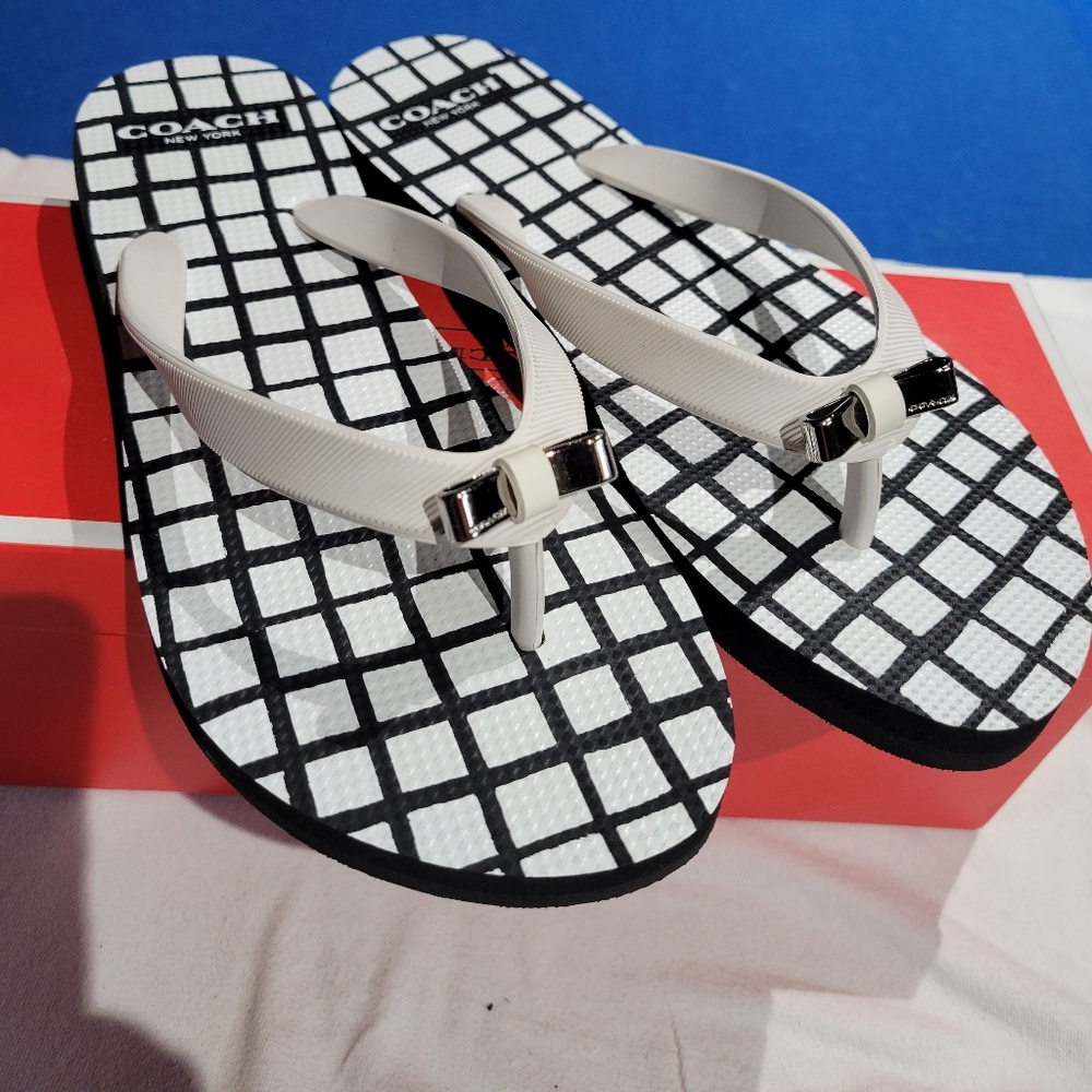 Coach Black & White Flip Flops. Size 5